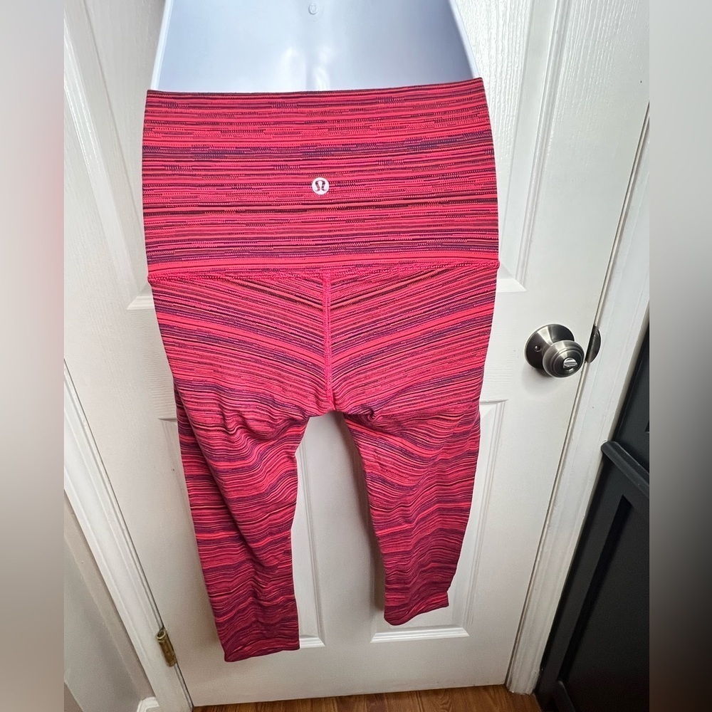 Lululemon Size 4 Wunder Under Crop Leggings Cyber Boom Juice Red Yoga Luon - Picture 9 of 16